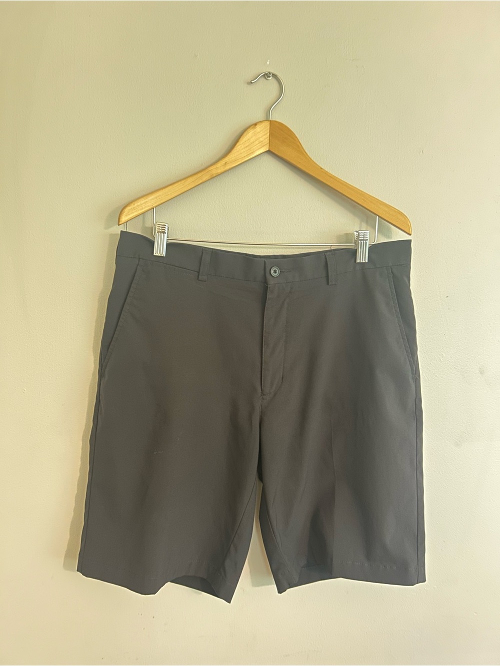 PGA Tour Men's Charcoal Flat-Front Performance Shorts